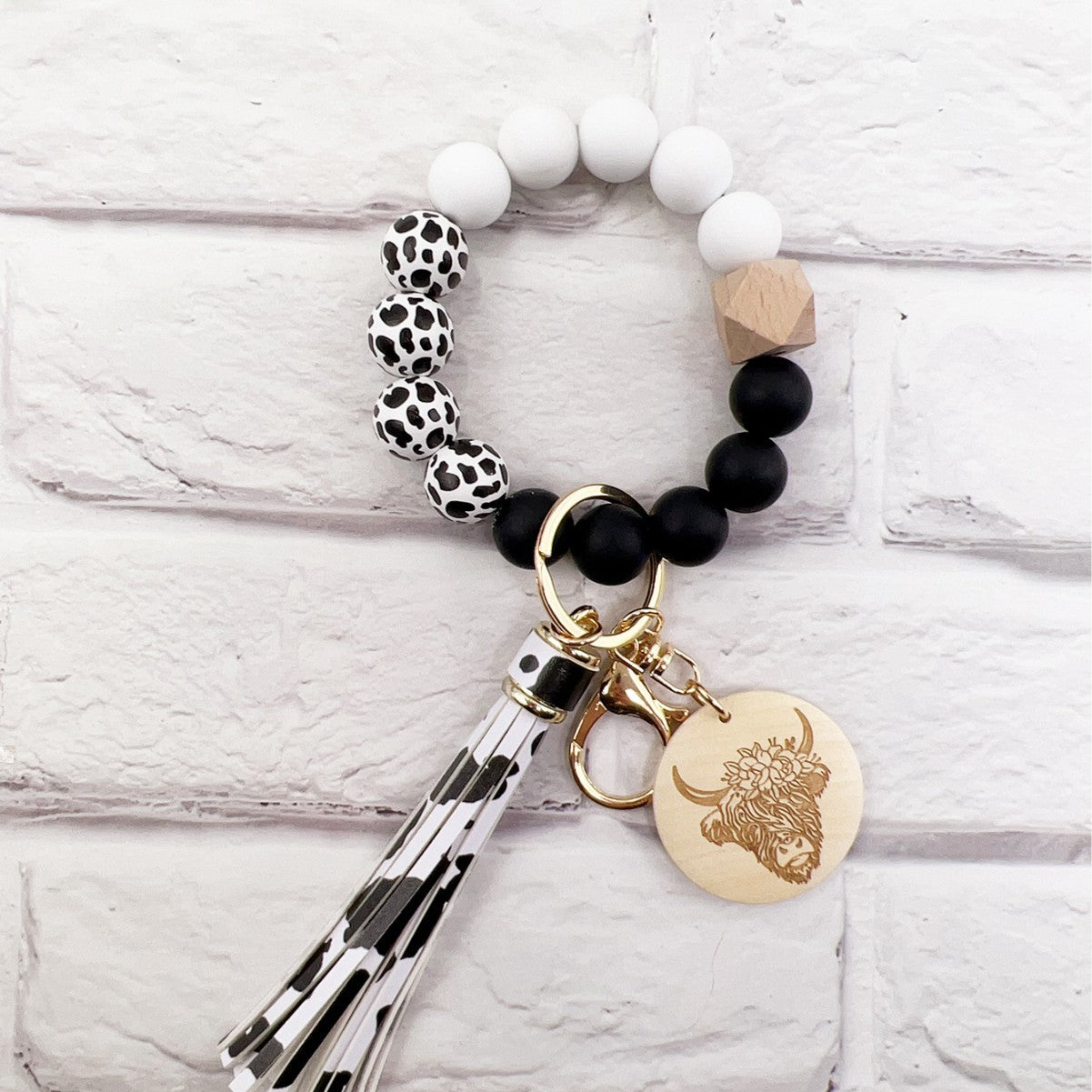 Wholesale Western Style Dairy Wood Beads Silicone Beaded Round Wood Pieces Yak Keychain